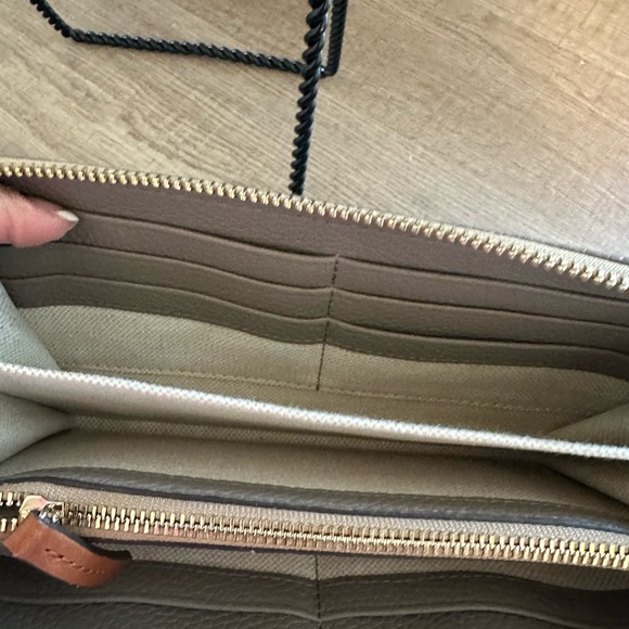 SOLD - Dooney Pebble Grain Zip Around Taupe Wallet - Picture 6 of 12